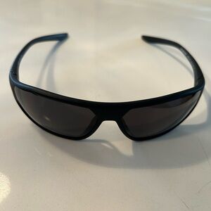 Nike  Aero Drift Matte Black Geometric Wrap a MAX OPTICS